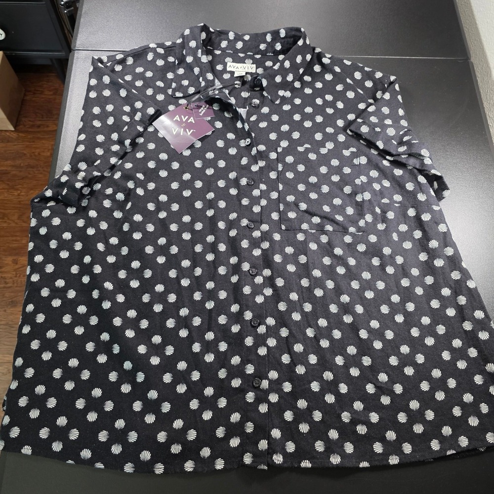 Ava & Viv Women 1X Black Seashell Print Linen Blend Split Back Button Down Shirt
